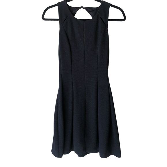 Elle Sleeveless Black fit and flare women's dress size 2 - Picture 1 of 5